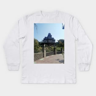 spooky phantom manor Kids Long Sleeve T-Shirt